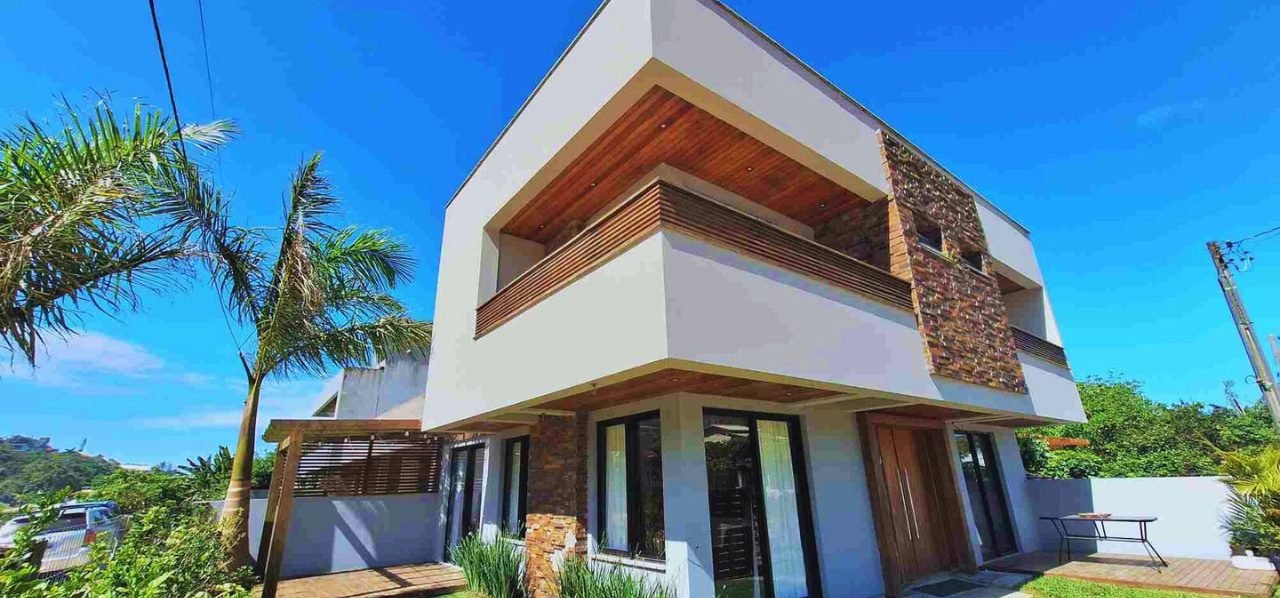 Casa à venda em bairro nobre de Garopaba