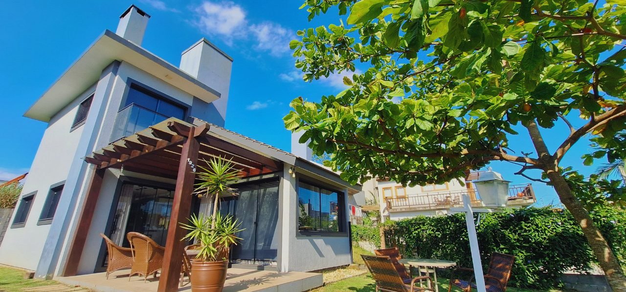 Casa à venda com 3 dormitórios
